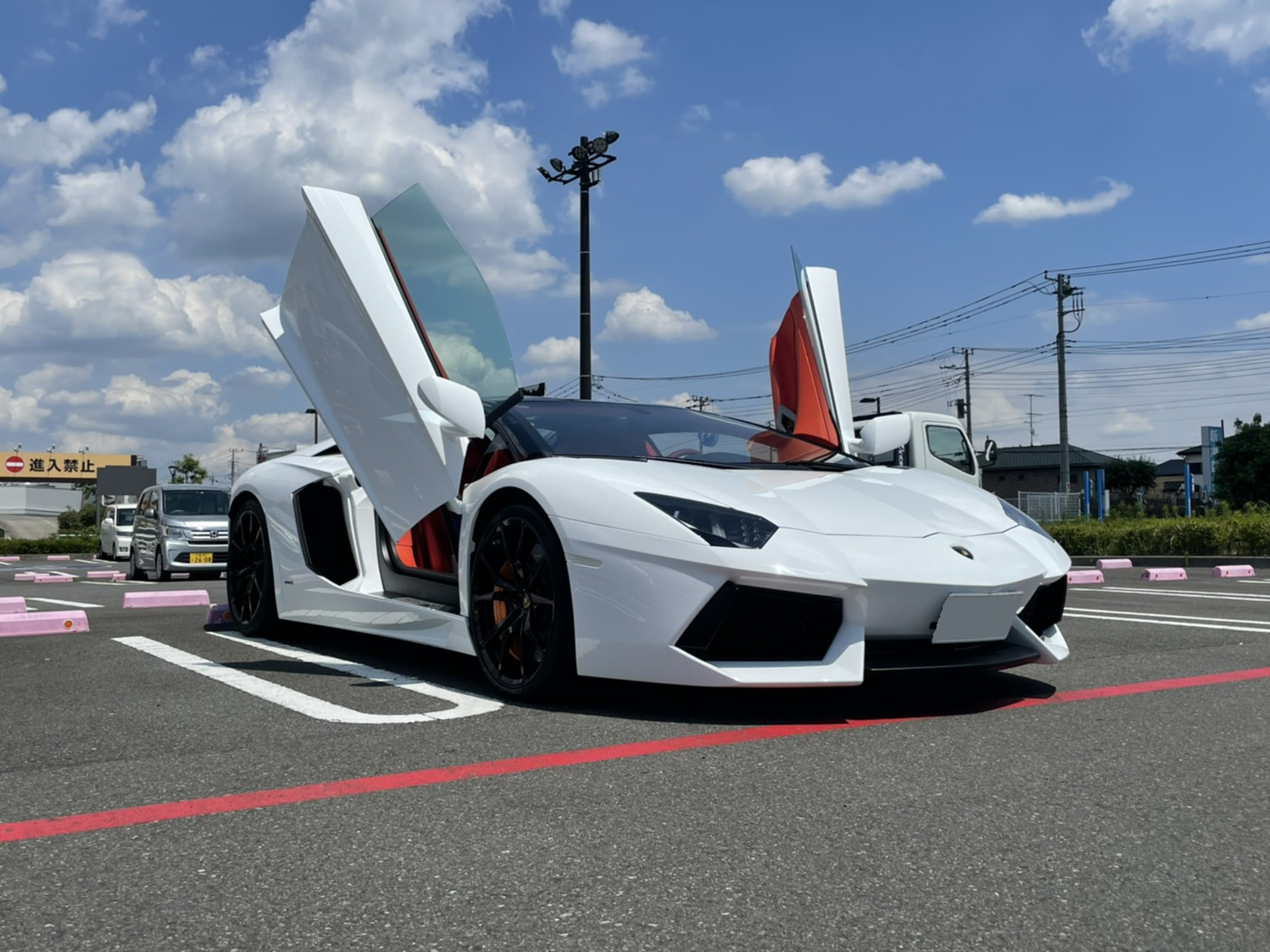 ランボルギーニ アヴェンタドールロードスターご納車おめでとうございます 輸入中古車のランナウェイオート 長野県長野市